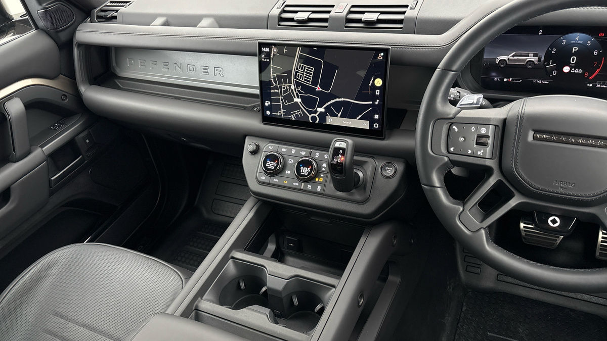 Land Rover Defender 110 Urban Image 18