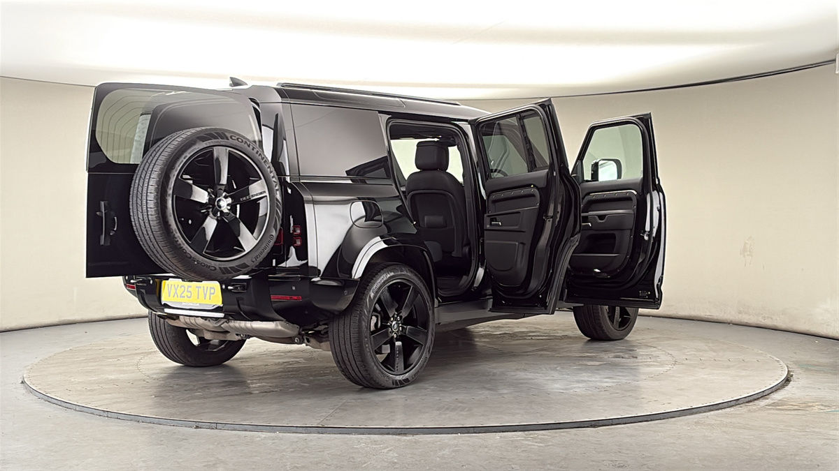 More views of Land Rover Defender 110