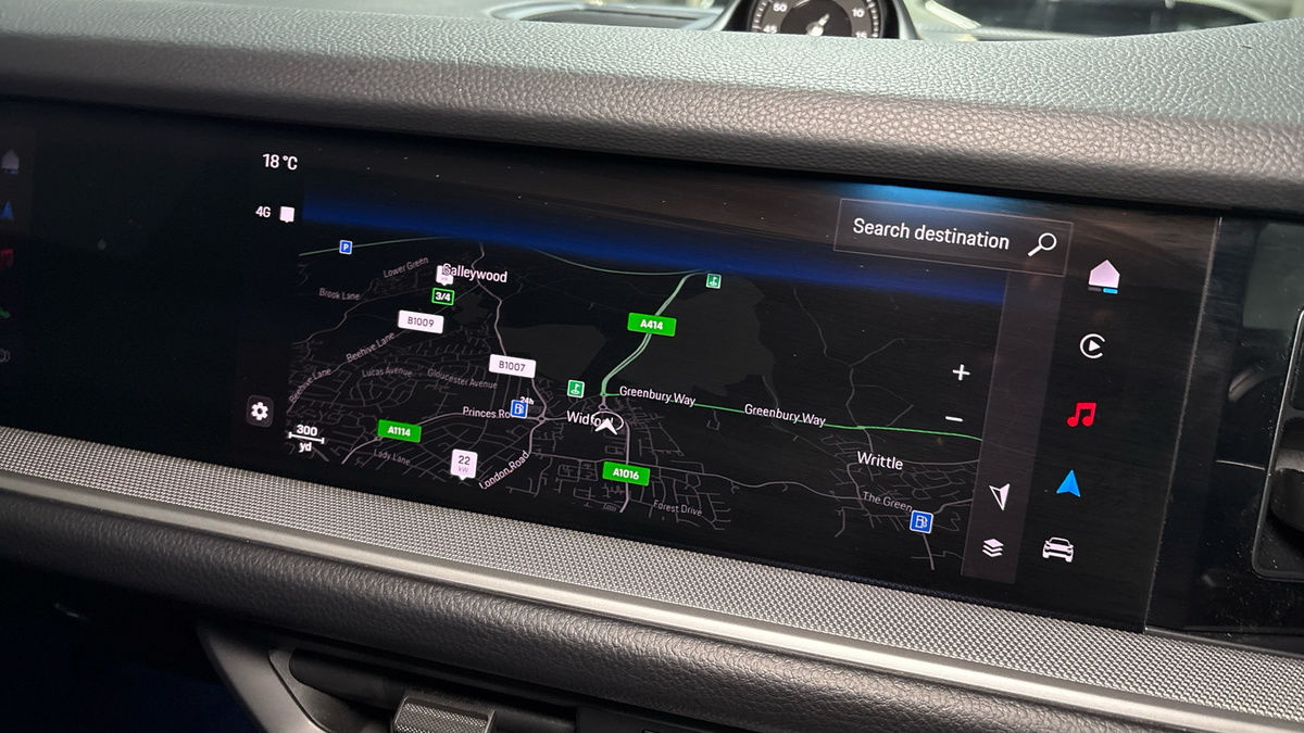 Porsche Cayenne Image 17