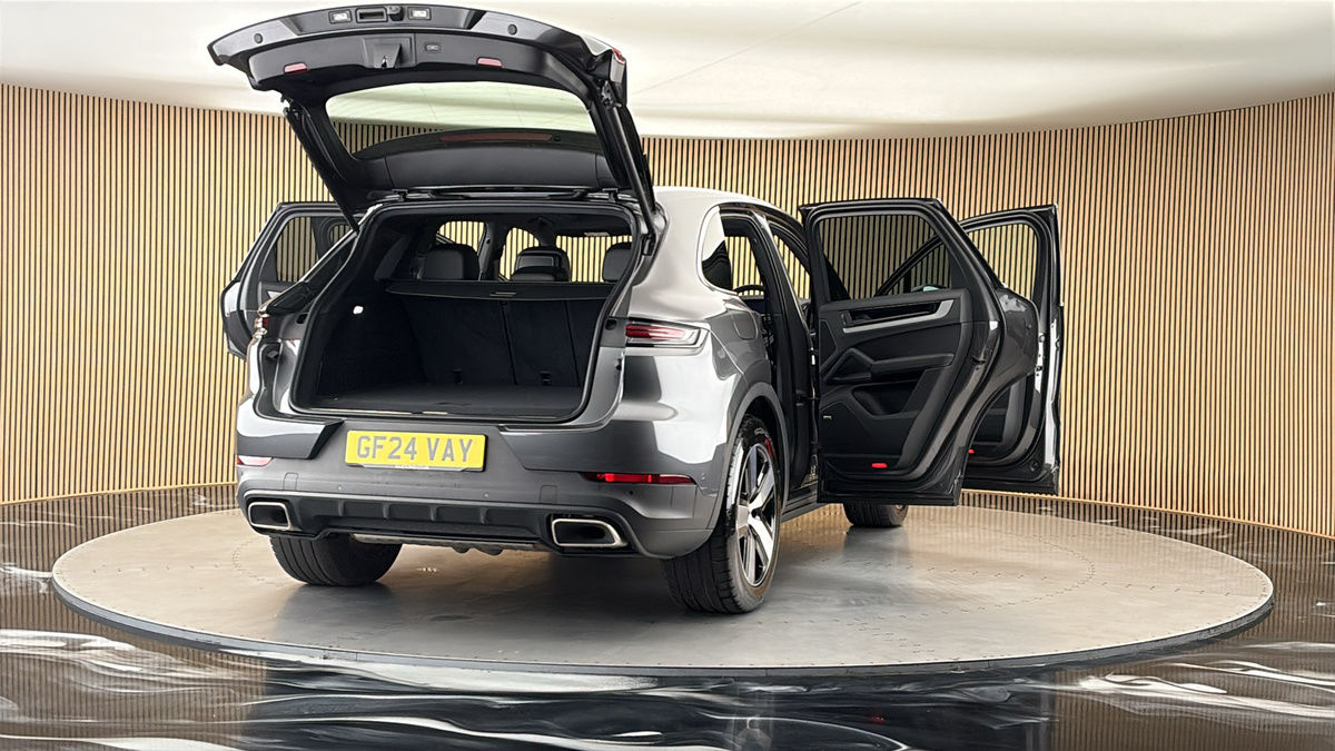 More views of Porsche Cayenne