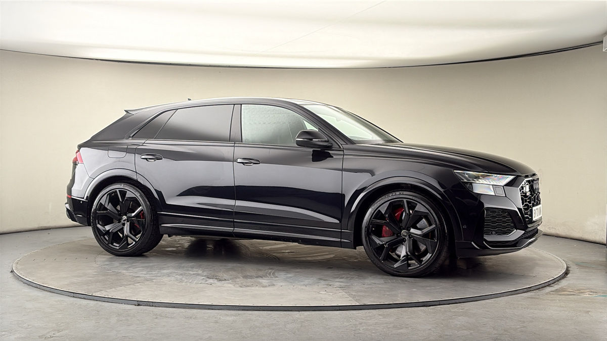 More views of Audi RSQ8