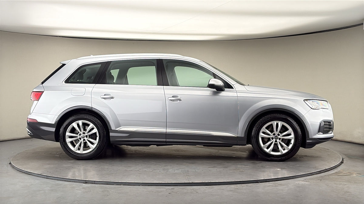 More views of Audi Q7