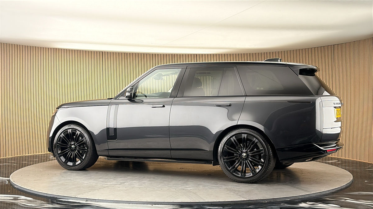More views of Land Rover Range Rover