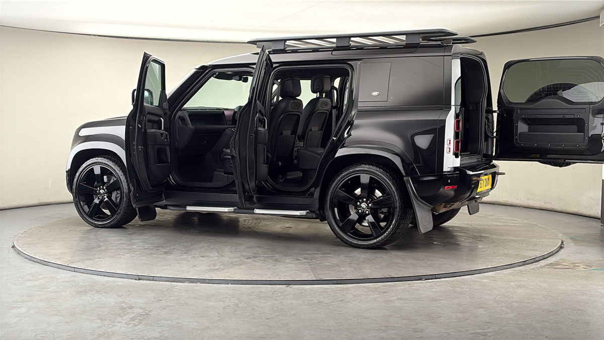 More views of Land Rover Defender 110