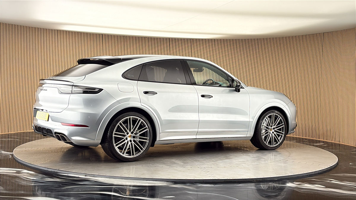 More views of Porsche Cayenne