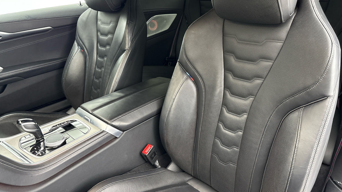 BMW 8 Series Image 7