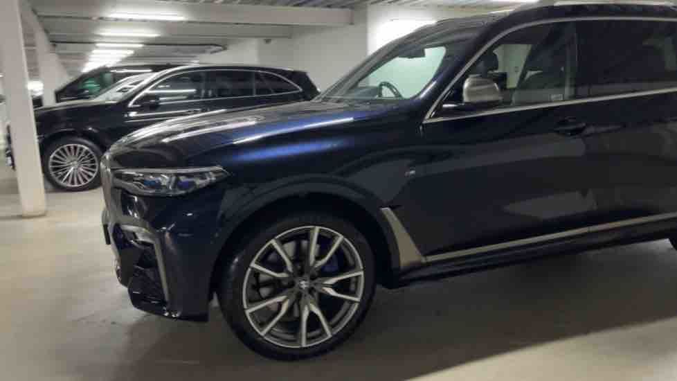 More views of BMW X7