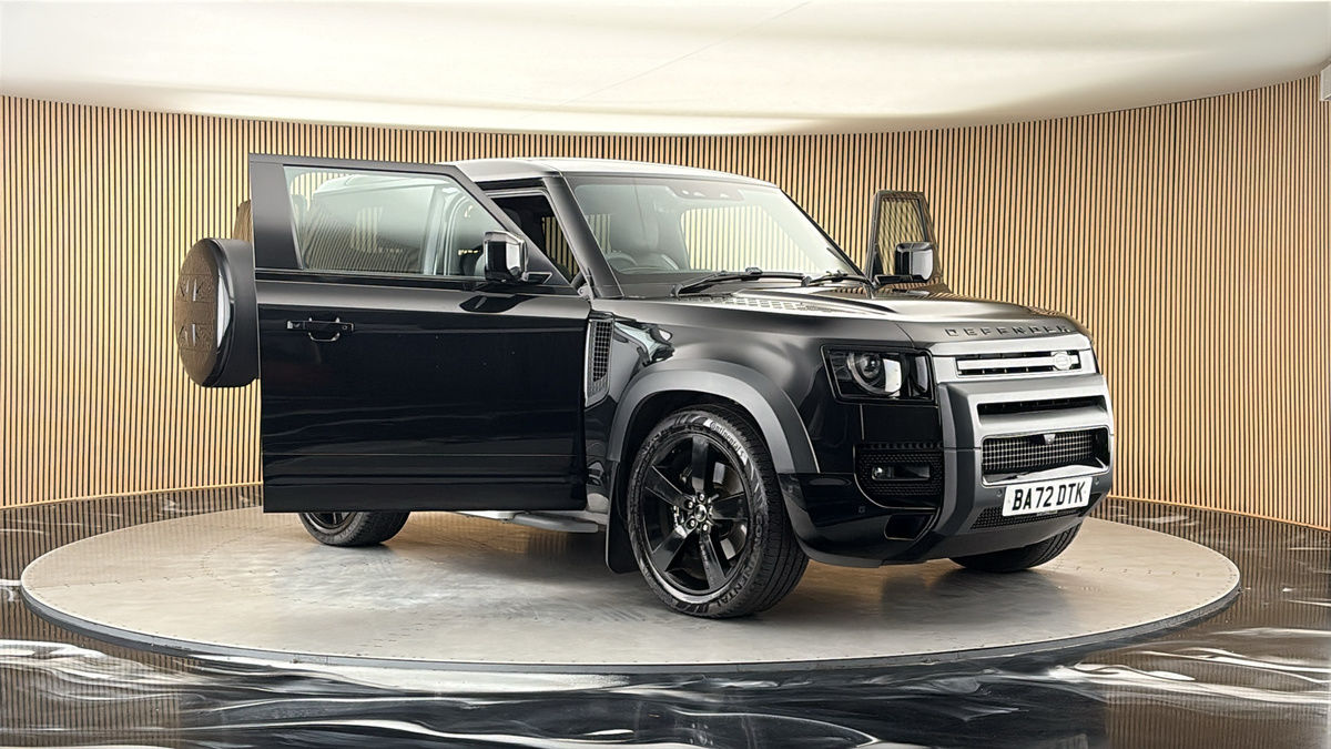 More views of Land Rover Defender 90