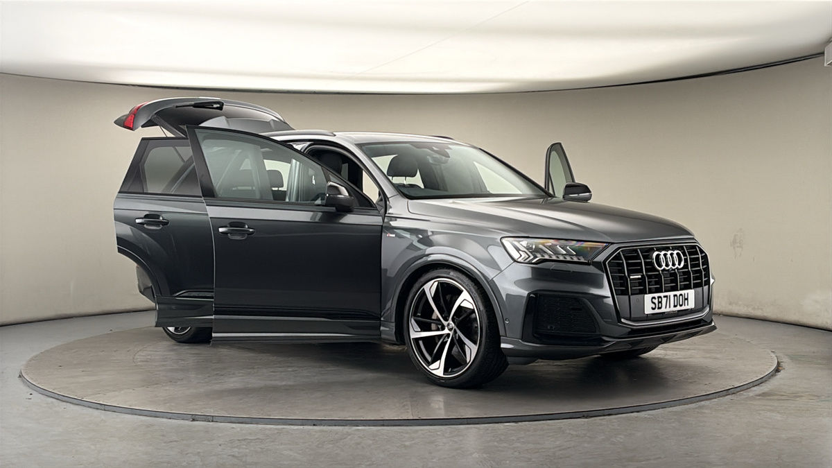 More views of Audi Q7