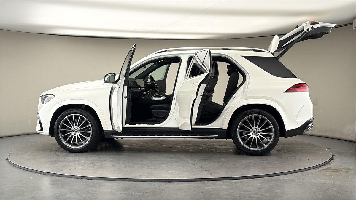 More views of Mercedes-Benz GLE