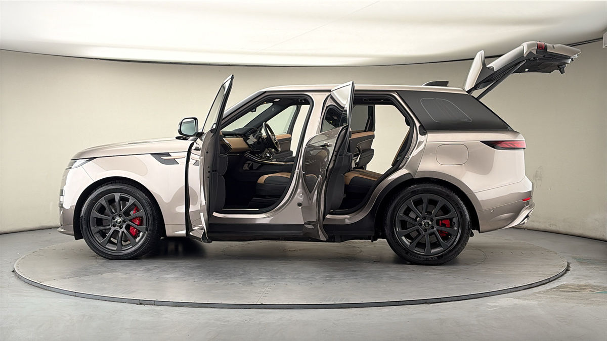 More views of Land Rover Range Rover Sport