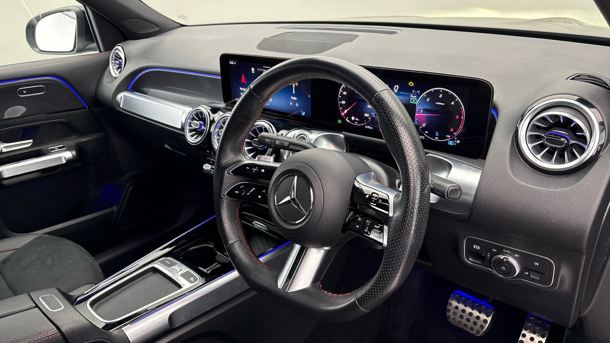 Mercedes-Benz GLB Image 5