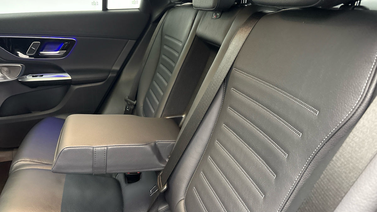 Mercedes-Benz GLC Image 9