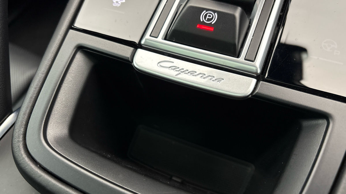 Porsche Cayenne Image 30