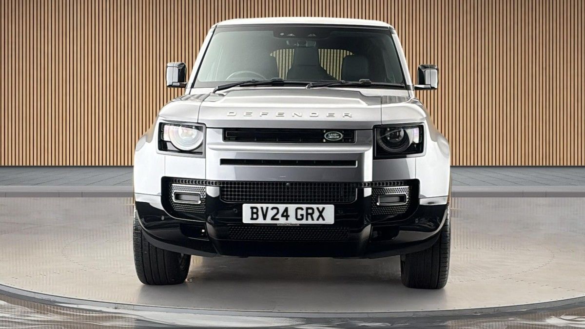 Land Rover Defender 110 Image 3
