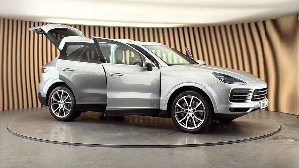 More views of Porsche Cayenne