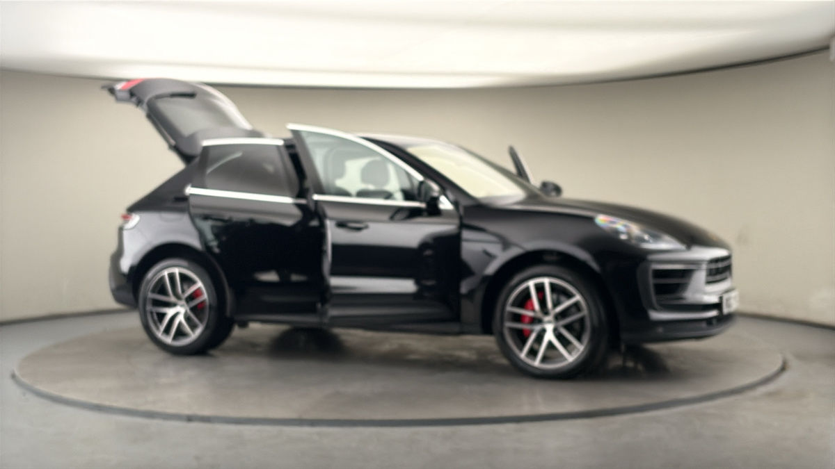 More views of Porsche Macan