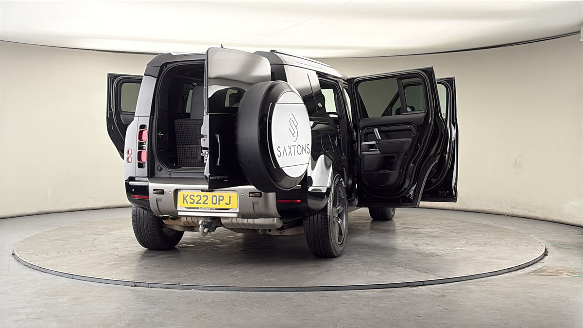 More views of Land Rover Defender 110