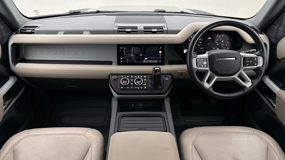 Land Rover Defender 110 Image 12