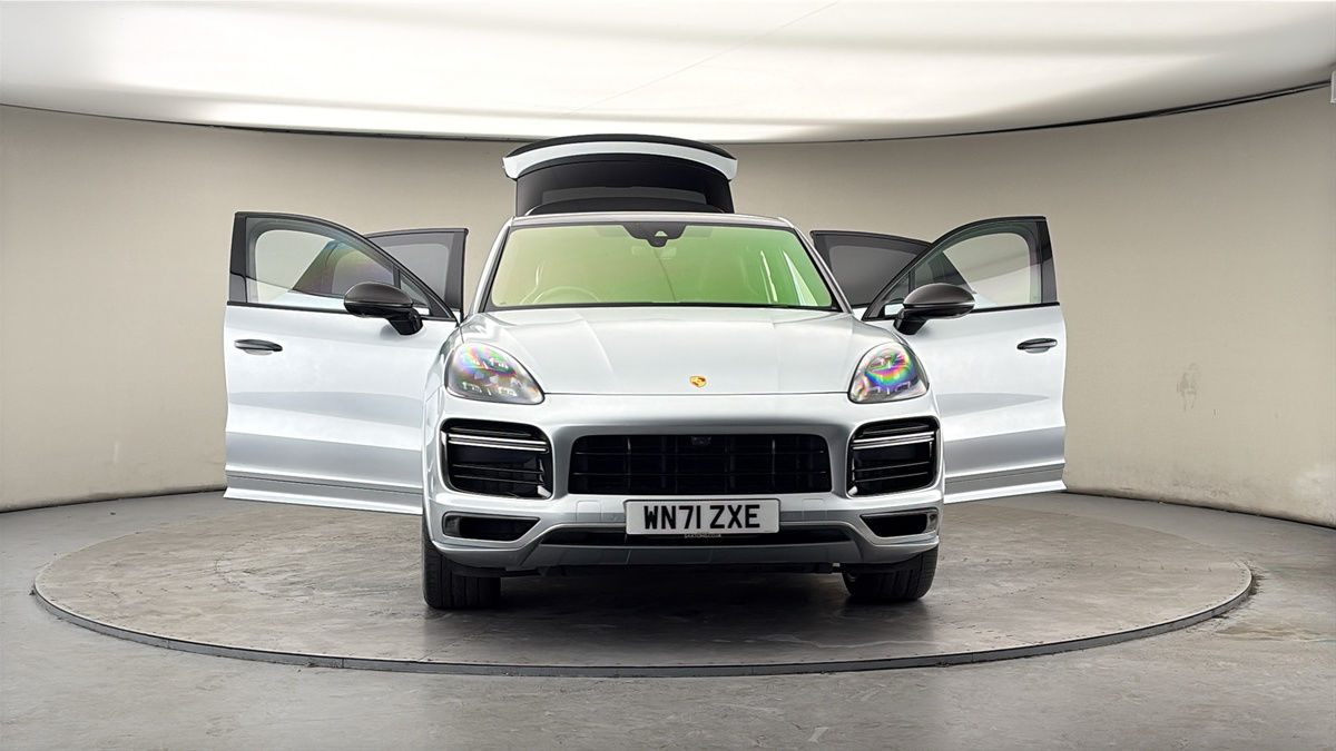 More views of Porsche Cayenne