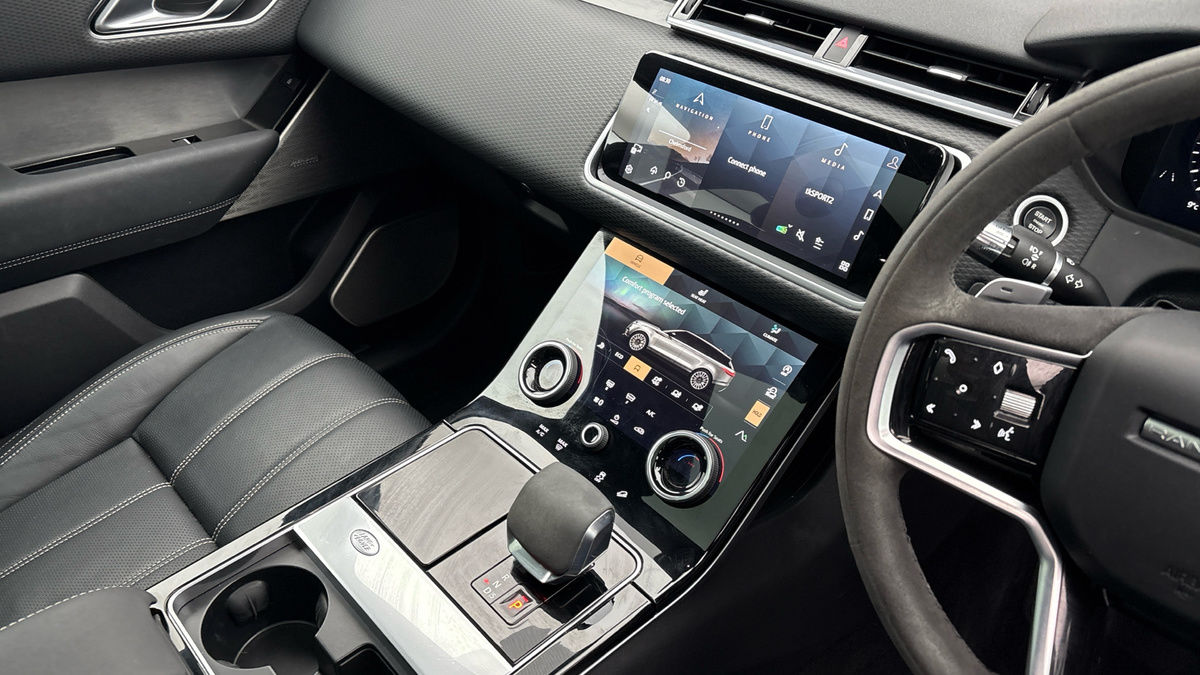 Land Rover Range Rover Velar Image 18