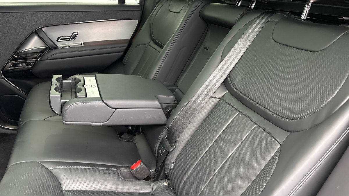 Land Rover Range Rover Sport Image 9