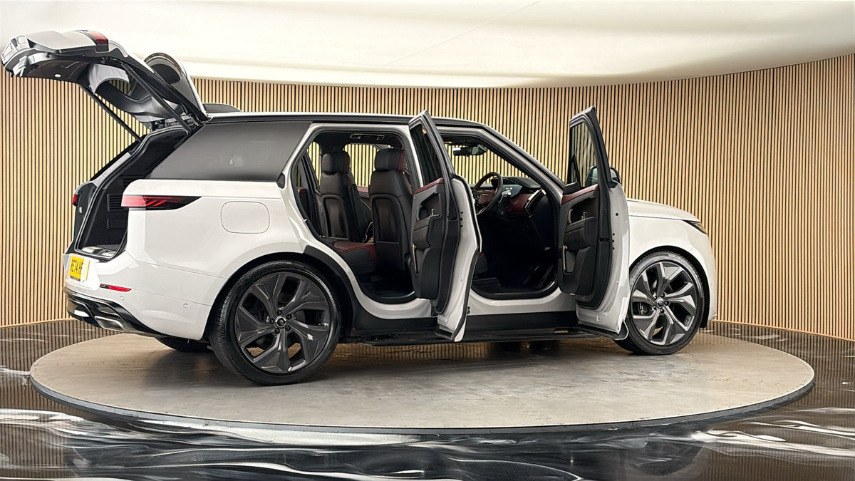 More views of Land Rover Range Rover Sport
