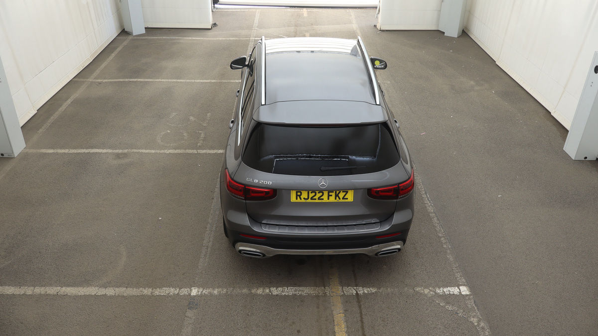 Mercedes-Benz GLB Image 8