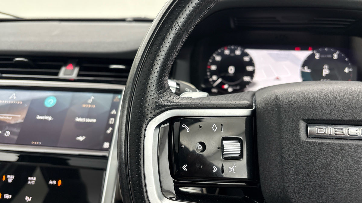 Land Rover Discovery Sport Image 13