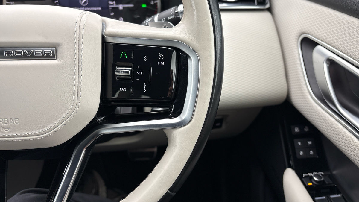 Land Rover Range Rover Velar Image 14
