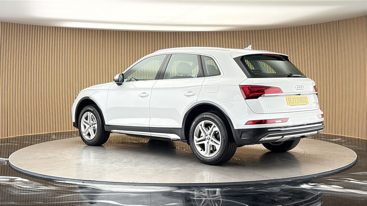 More views of Audi Q5