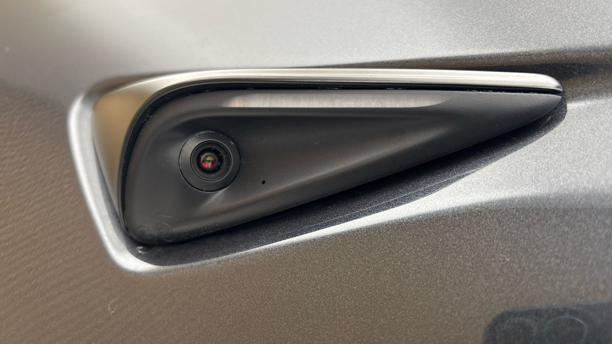 Tesla Model Y Image 30