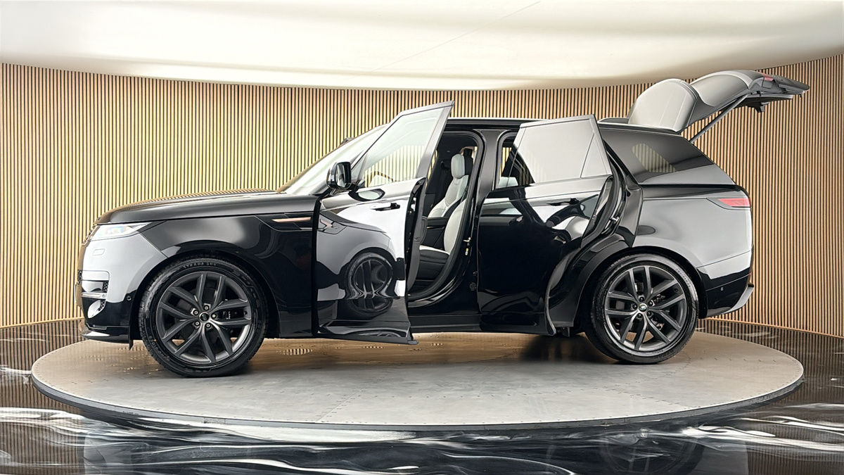 More views of Land Rover Range Rover Sport