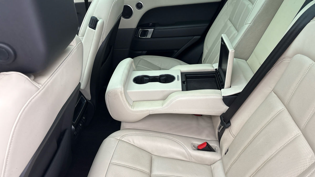 Land Rover Range Rover Sport Image 9