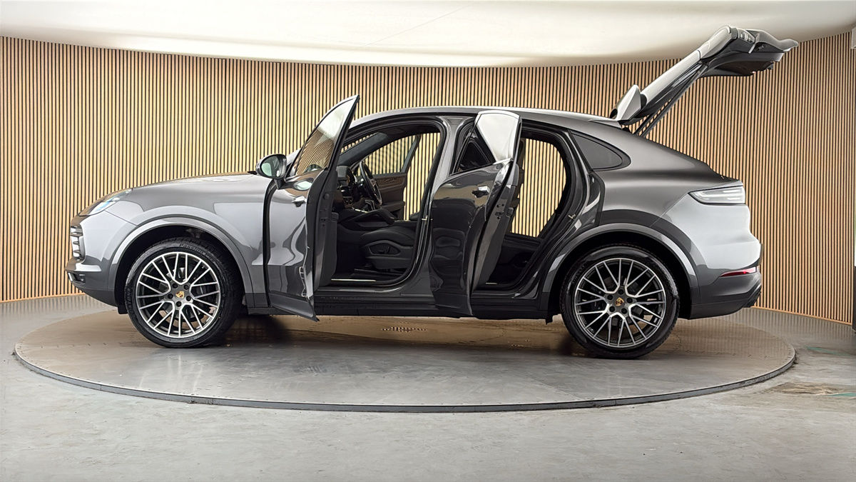 More views of Porsche Cayenne