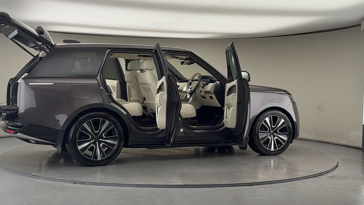 More views of Land Rover Range Rover