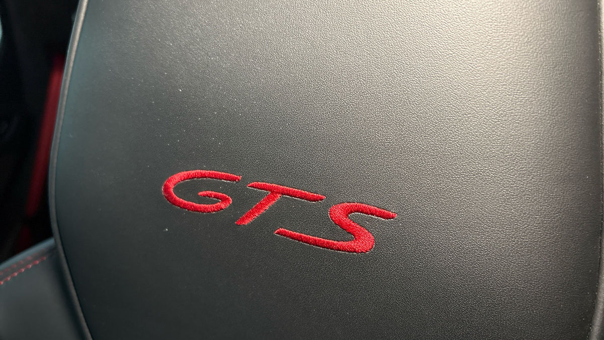 Porsche Cayenne Image 21