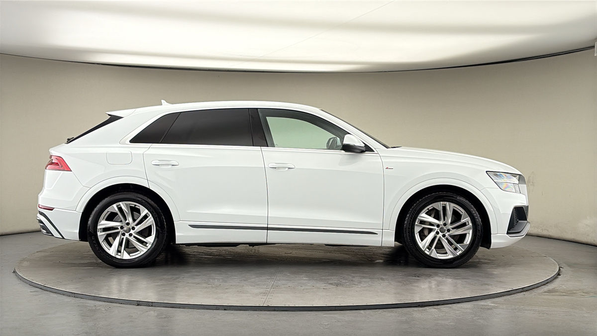 Audi Q8 Image 16