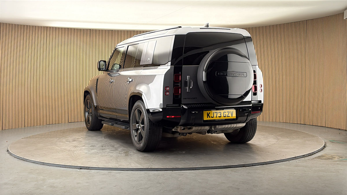 More views of Land Rover Defender 110