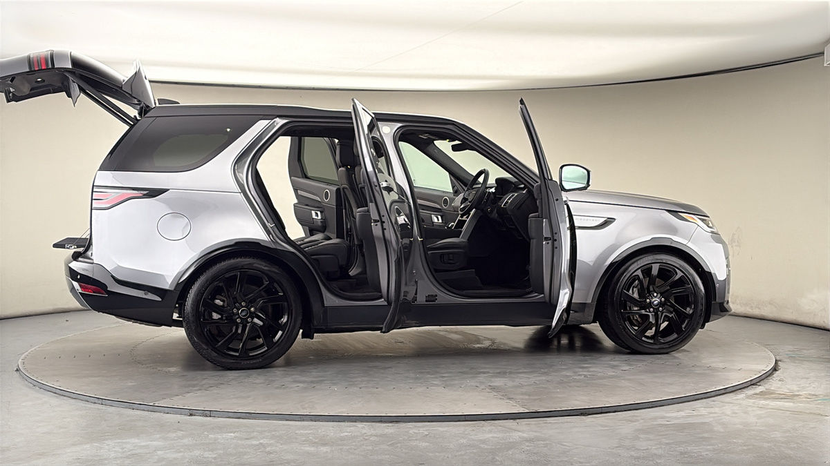 More views of Land Rover Discovery