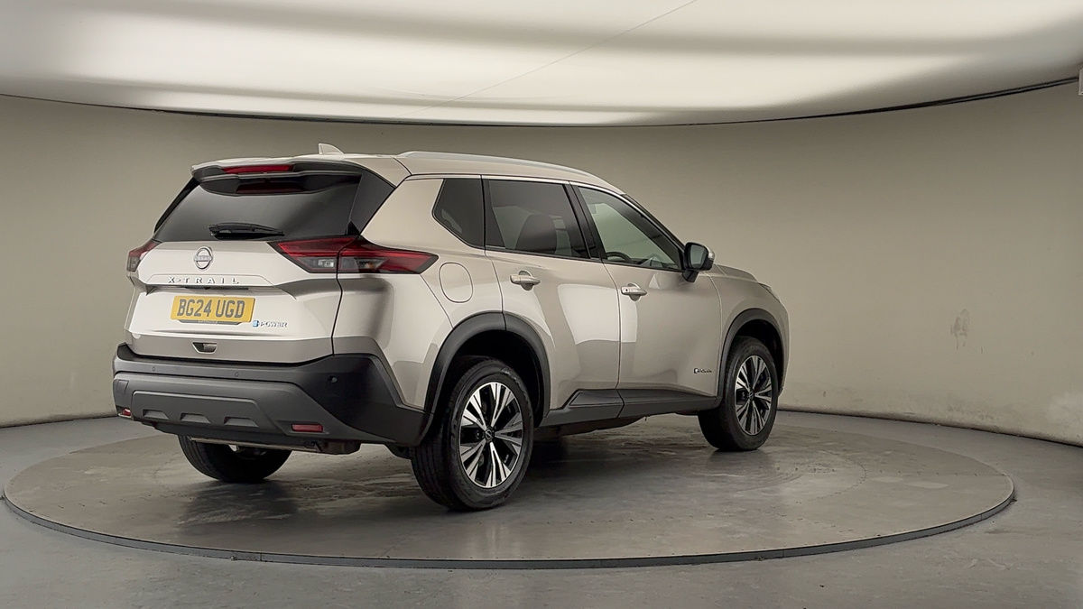 More views of Nissan X-Trail