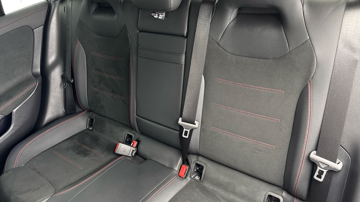 Mercedes-Benz CLA Image 8