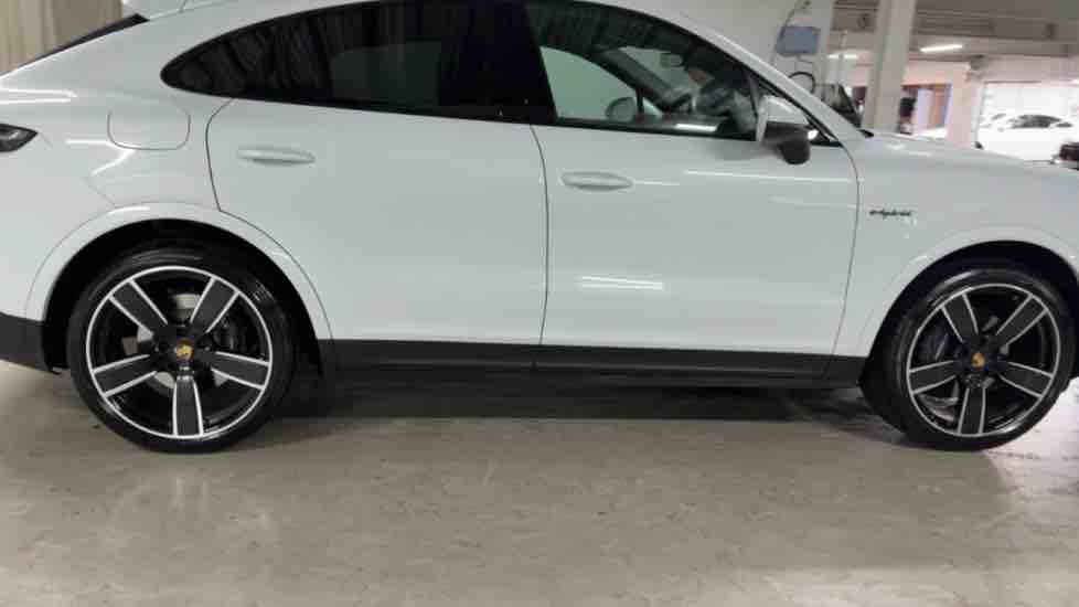 More views of Porsche Cayenne
