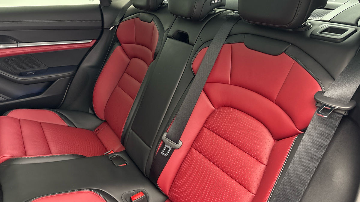 Porsche Taycan Image 9