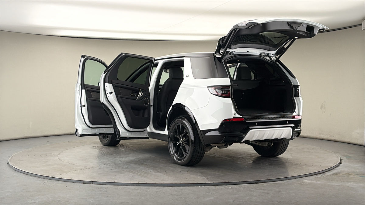 Land Rover Discovery Sport Image 23