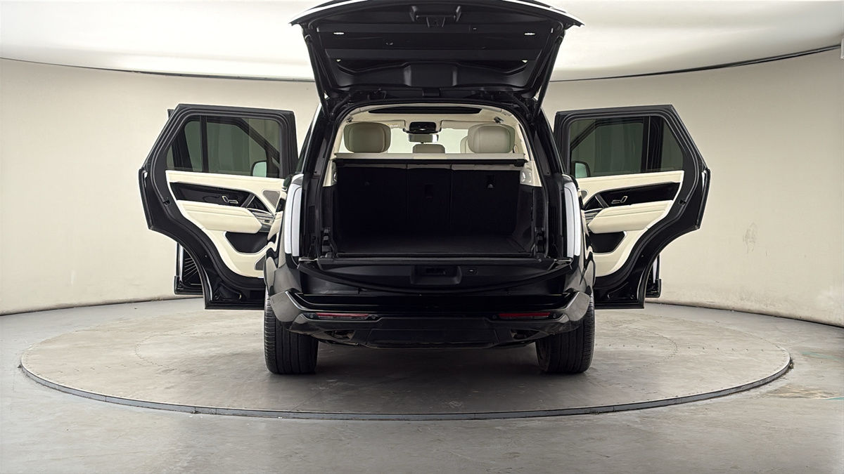 More views of Land Rover Range Rover