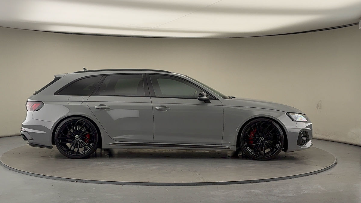 Audi RS4 Avant Image 16