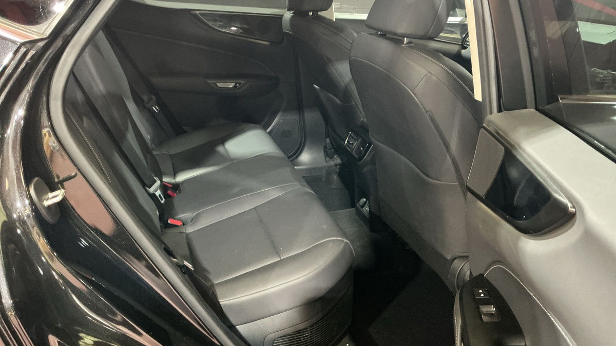 Lexus NX Image 8