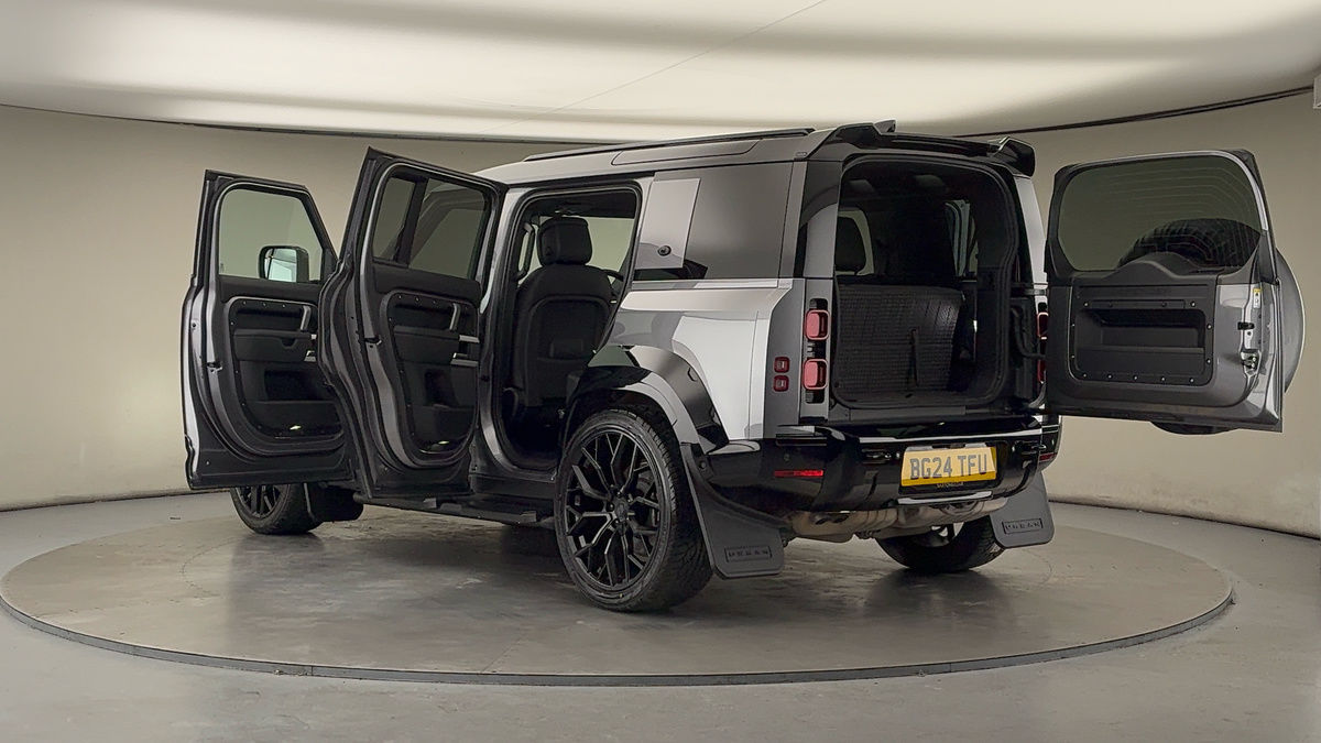 More views of Land Rover Defender 110