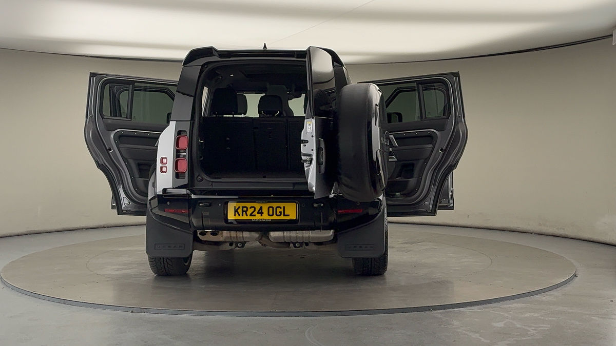 More views of Land Rover Defender 110